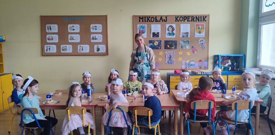 Gwiazdki pieką gofry pod okiem mamy Mai
