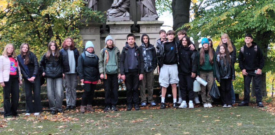 Akcja porządkowania zapomnianych grobów