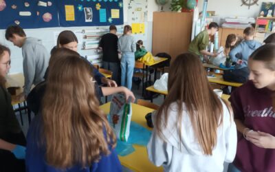 🌱 Kwiaty sadzić każdy może – jeden lepiej, drugi trochę gorzej! 😉